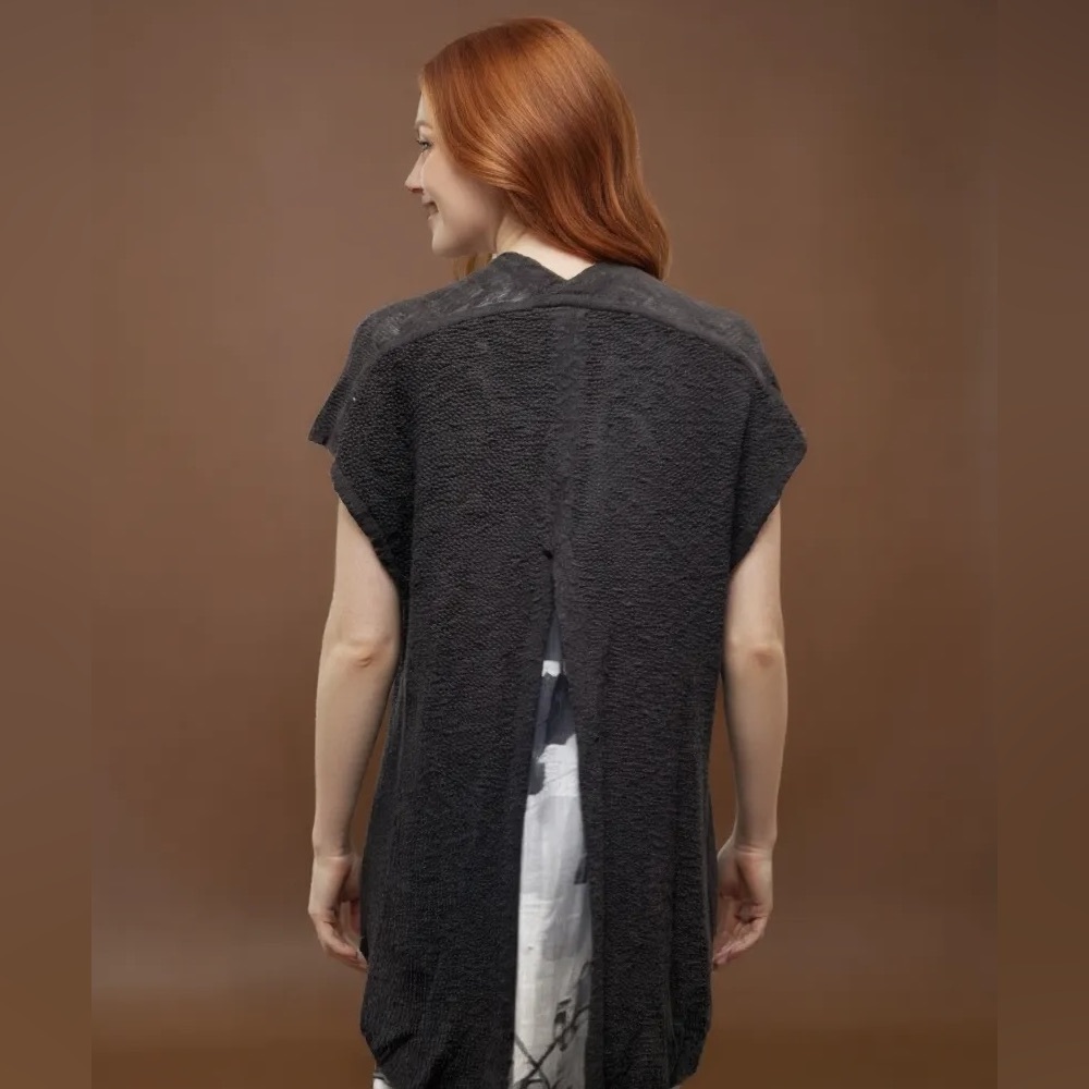 3stones Charcoal Nubby Knit Tulip Back Button Front Cardigan Size S